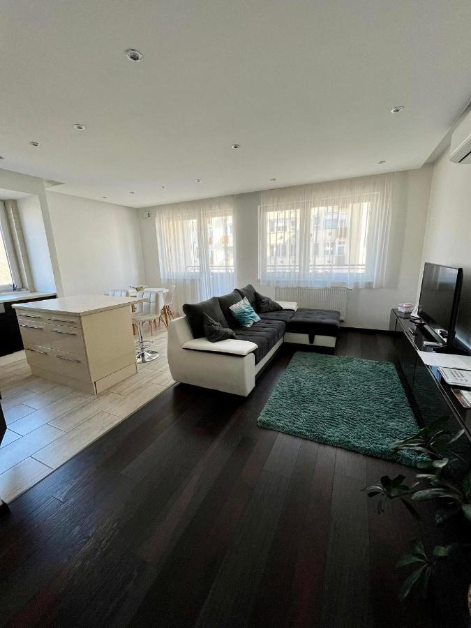 Ferienwohnung Big Forest Apartman Debrecen Exterior foto